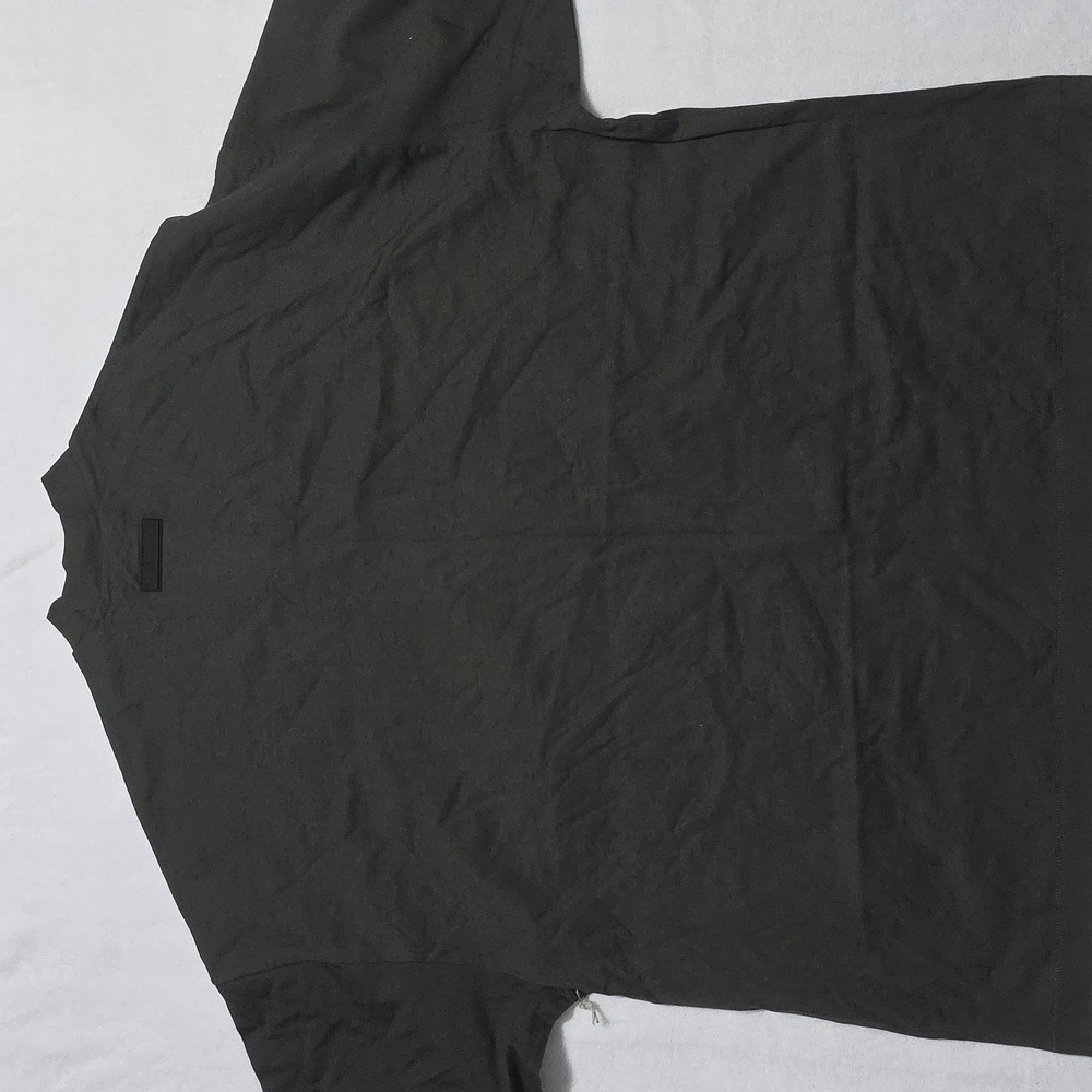 NWT FEAR OF GOD ESSENTIALS V-Neck T-shirt Ink Sz L - Picture 3 of 11